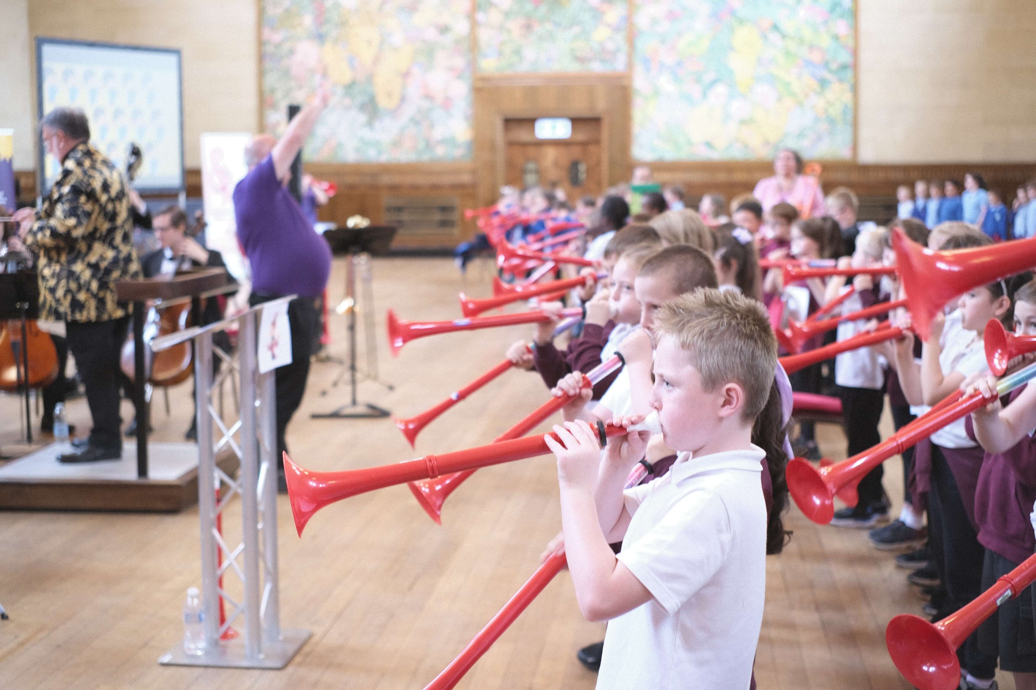 Load video: Scotland-based Brass Teacher Grant Golding Reviews The pBugle.